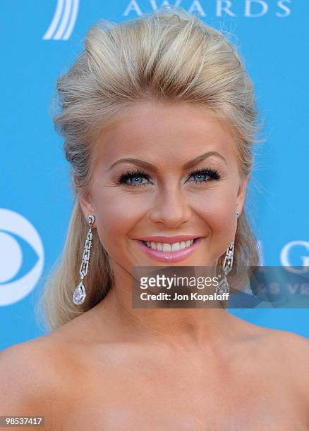 Singer Julianne Hough arrives at the 45th Annual Academy Of Country Music Awards at the MGM Grand Garden Arena on April 18, 2010 in Las Vegas, Nevada.