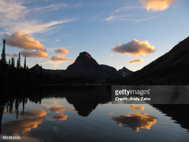 two medicine lake sunset - zahn imagens e fotografias de stock