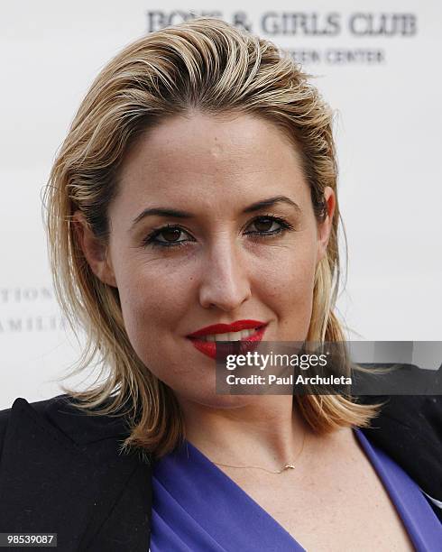 Artist Estelle Day arrives at the Boys & Girls Club Malibu teen center celebrity benefit at La Villa Contenta on April 18, 2010 in Malibu, California.