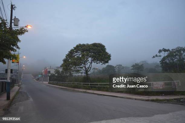 city of mist - casco stockfoto's en -beelden