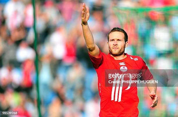 French Lille's midfielder Yohan Cabaye celebrates after scoring a penalty during the French L1 football match Lille vs Monaco on April 18, 2010 at...