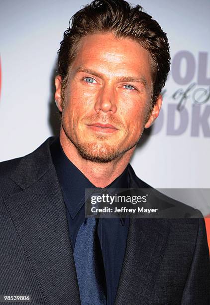 Actor Jason Lewis arrives at the 21st Annual GLAAD Media Awards at Hyatt Regency Century Plaza on April 17, 2010 in Century City, California.