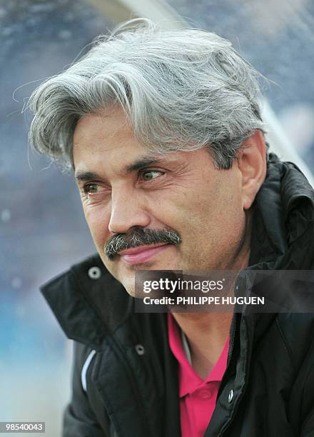 Monaco's coach Guy Lacombe looks at his players during the French L1 football match Lille vs Monaco on April 18, 2010 at Lille metropole stadium in...