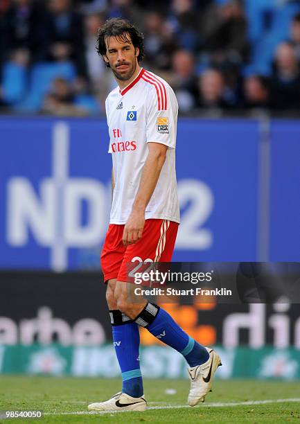 Ruud Van Nistelrooy of Hamburg looks dejected during the Bundesliga match between Hamburger SV and FSV Mainz 05 at HSH Nordbank Arena on April 17 in...