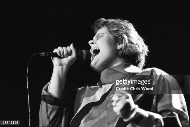 Singer Alison Moyet performing, 23rd November 1984. Formerly the singer with 'Yazoo', Moyet went on to record as a solo artist. .