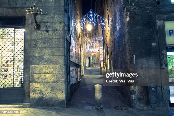 a siena alley in christmas time 2.0 - wal 個照片及圖片檔