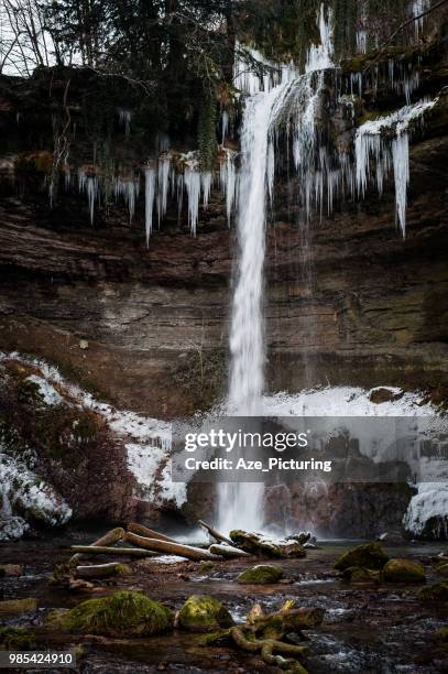 le fracas de l'eau - cascade eau stock pictures, royalty-free photos & images