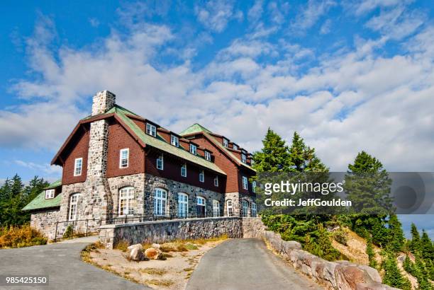 historic crater lake lodge - jeff goulden stock pictures, royalty-free photos & images