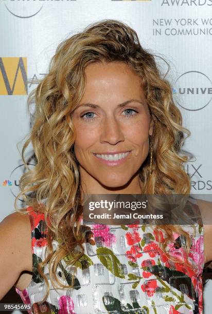 Singer Sheryl Crow poses for photos at the 2010 Matrix Awards presented by New York Women in Communications at The Waldorf Astoria on April 19, 2010...