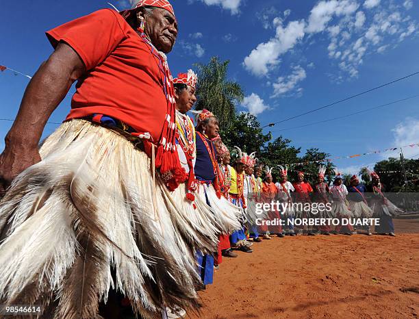 Maka natives dance on April 19, 2010 during festivities marking the American Indigenous People Day, in Mariano Roque Alonso, 20 km north of Asuncion,...