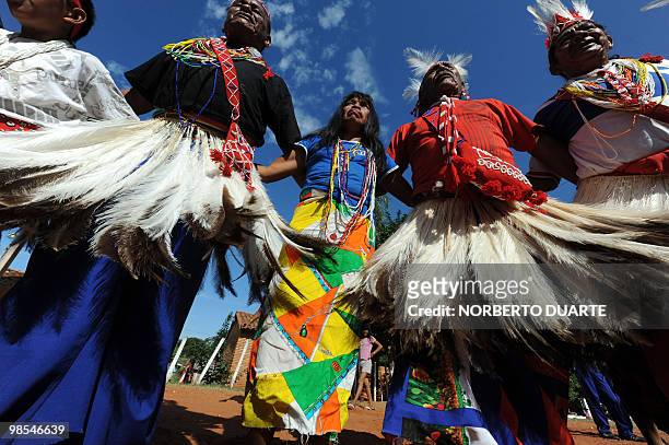 Maka natives dance on April 19, 2010 during festivities marking the American Indigenous People Day, in Mariano Roque Alonso, 20 km north of Asuncion,...