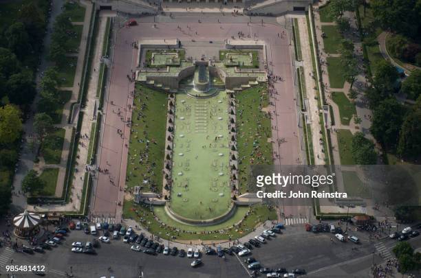 photo by: john reinstra - esplanade du trocadero stock pictures, royalty-free photos & images