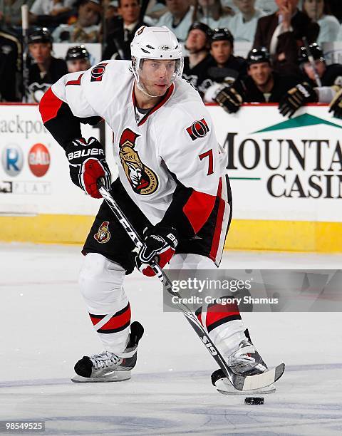 Matt Cullen of the Ottawa Senators makes a pass against the Pittsburgh Penguins in Game One of the Eastern Conference Quarterfinals during the 2010...