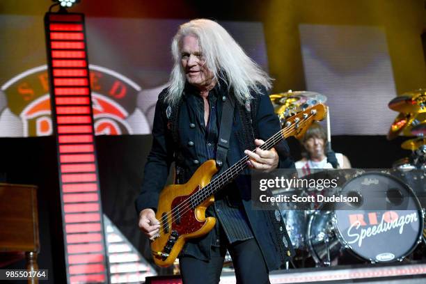 Bruce Hall Rigs 1,027 Bruce Hall (Musician) Stock Photos, High-Res Pictures, and Images ...