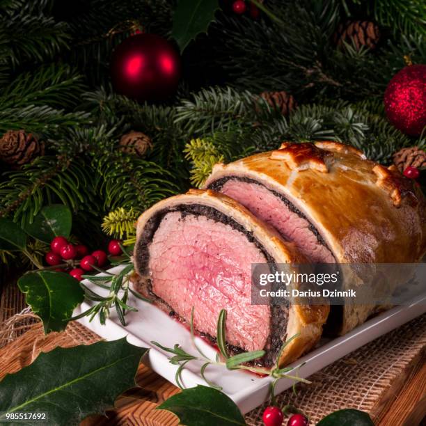 beef wellington as advent creation - beef wellington foto e immagini stock