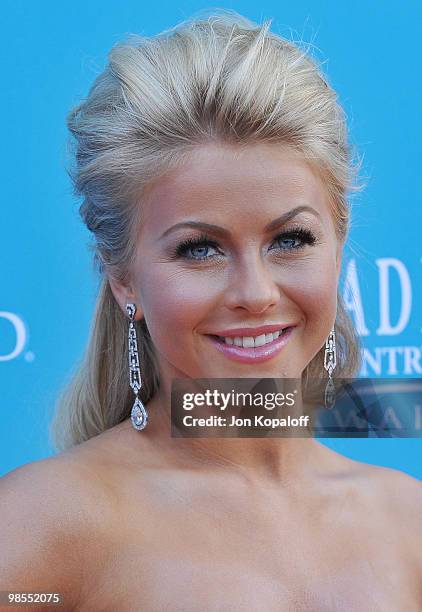 Singer Julianne Hough arrives at the 45th Annual Academy Of Country Music Awards - Arrivals at MGM Grand Garden Arena on April 18, 2010 in Las Vegas,...