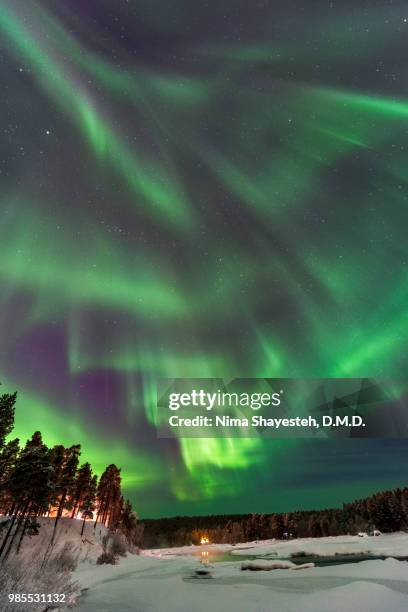 inari river aurora show - inari finland bildbanksfoton och bilder