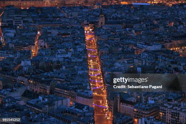 au sommet de la tour montparnasse - tour montparnasse photos et images de collection