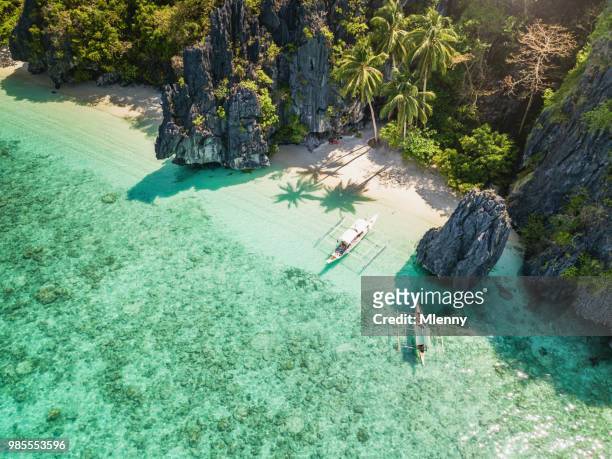 palawan el nido entalula island beach filippinerna - tropiskt klimat bildbanksfoton och bilder