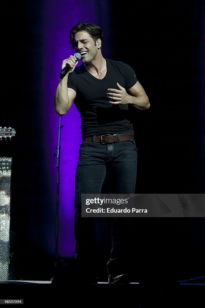 David Bustamante Performs in Concert in Madrid