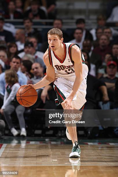 Luke Ridnour of the Milwaukee Bucks moves the ball against the Atlanta Hawks during the game on April 12, 2010 at the Bradley Center in Milwaukee,...