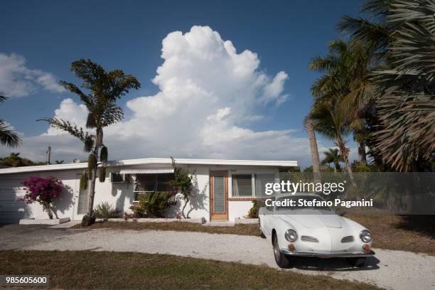 residence in matlacha - matlacha stock pictures, royalty-free photos & images