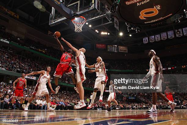 Ronald Murray of the Chicago Bulls puts up the shot against Zydrunas Ilgauskas of the Cleveland Cavaliers in Game Two of the Eastern Conference...