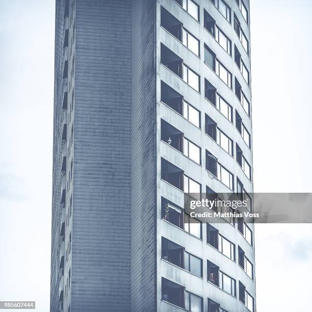 aalto-hochhaus - bremen vahr i - hochhaus stock pictures, royalty-free photos & images