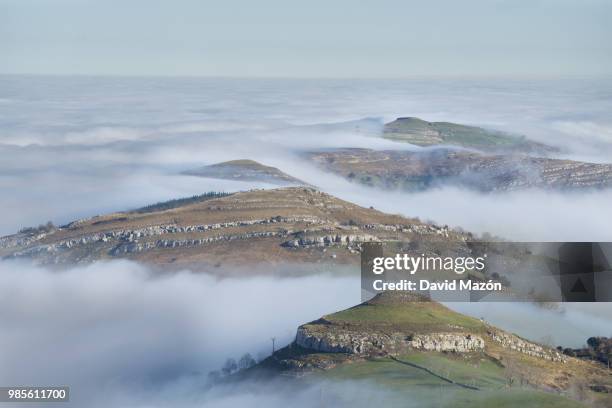 mar de nubes - nubes stock pictures, royalty-free photos & images