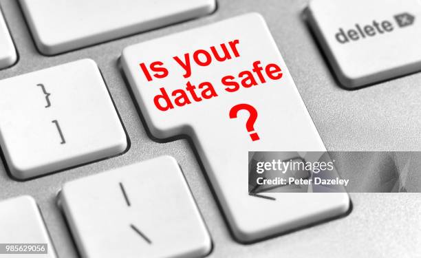 online data security - confidential palabra en inglés fotografías e imágenes de stock