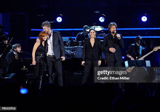 Musicians Dave Haywood, Reba McEntire, Charles Kelley, Hillary Scott, and Ronnie Dunn perform onstage during Brooks & Dunn's The Last Rodeo Show at...