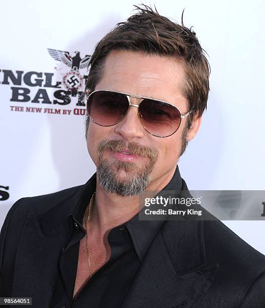 Actor Brad Pitt arrives at the Los Angeles Premiere "Inglourious Basterds" held at Grauman's Chinese Theatre on August 10, 2009 in Hollywood,...