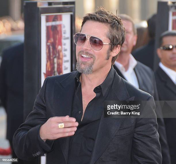 Actor Brad Pitt arrives at the Los Angeles Premiere "Inglourious Basterds" held at Grauman's Chinese Theatre on August 10, 2009 in Hollywood,...