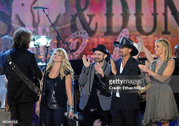 Musicians Ronnie Dunn, Miranda Lambert, Kristian Bush, Tim McGraw, and Faith Hill perform onstage during Brooks & Dunn's The Last Rodeo Show at MGM...