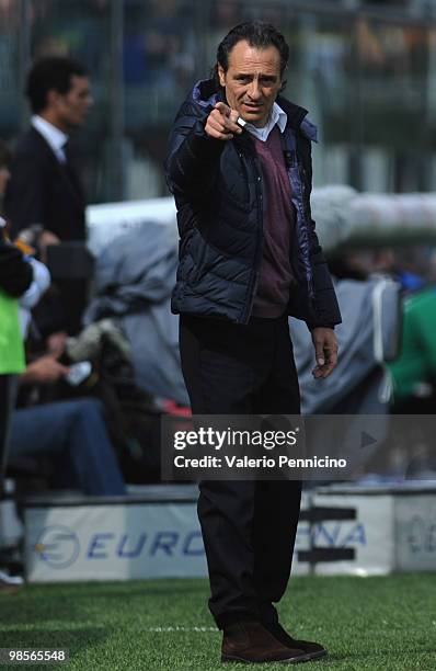 Fiorentina head coach Cesare Prandelli issues instructions during the Serie A match between Atalanta BC and ACF Fiorentina at Stadio Atleti Azzurri...