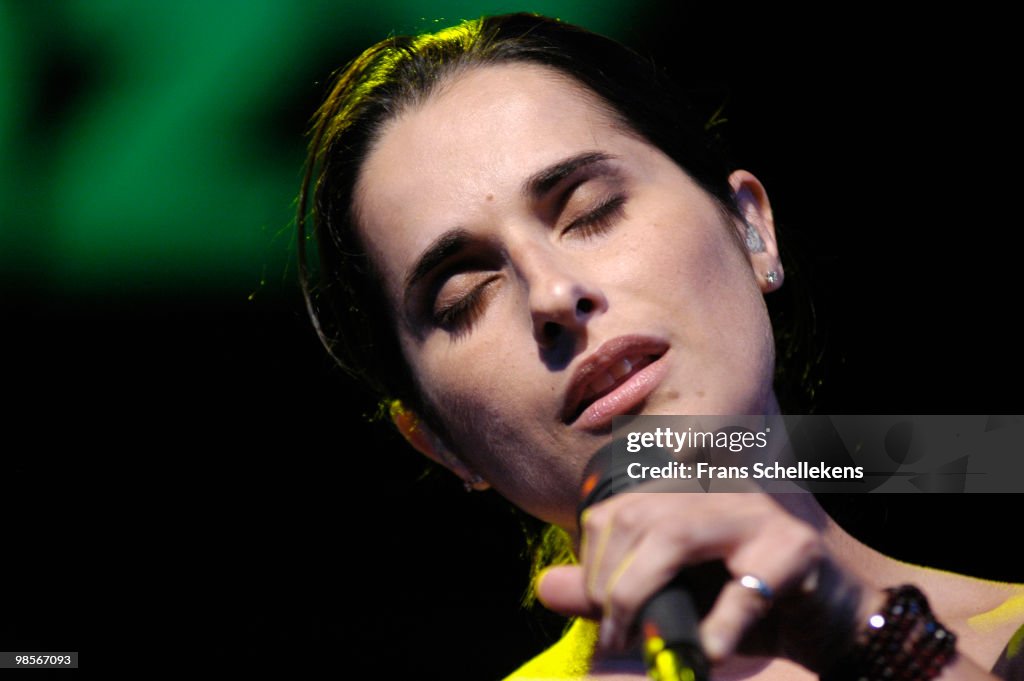 Christina Branco Performs Live In The Hague