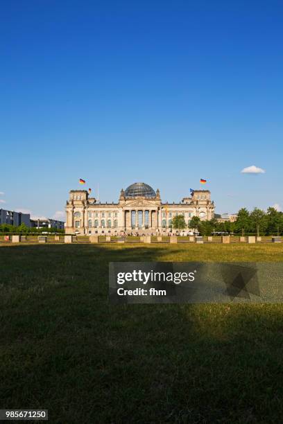 reichstag building (german parliament building) - berlin, germany - architrave stock pictures, royalty-free photos & images