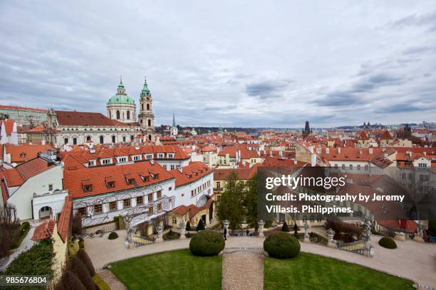 mala strana, lesser town, prague - mala strana stock-fotos und bilder