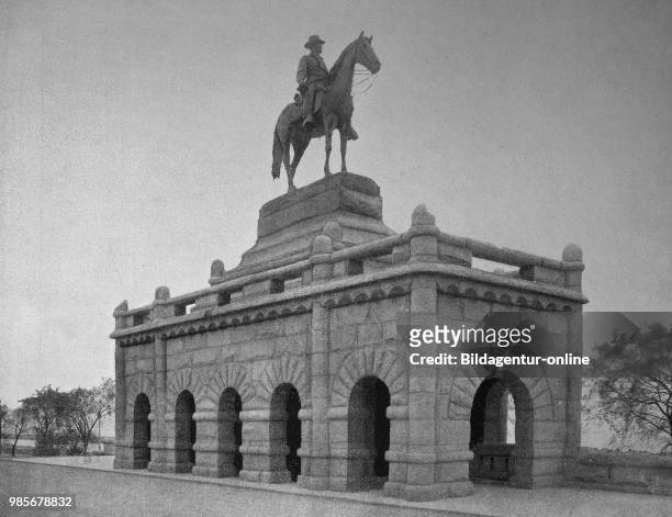 United States of America, City of Chicago, Equestrian statue of bronze, the monument of President Ulysses S. Grant in Lincoln Park, Illinois State,...