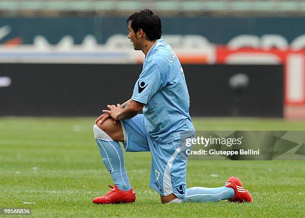 Ezequiel Lavezzi of Napoli in action during the Serie A match between AS Bari and SSC Napoli at Stadio San Nicola on April 18, 2010 in Bari, Italy.