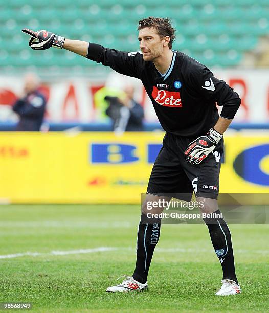 Morgan De Sanctis of Napoli in action during the Serie A match between AS Bari and SSC Napoli at Stadio San Nicola on April 18, 2010 in Bari, Italy.