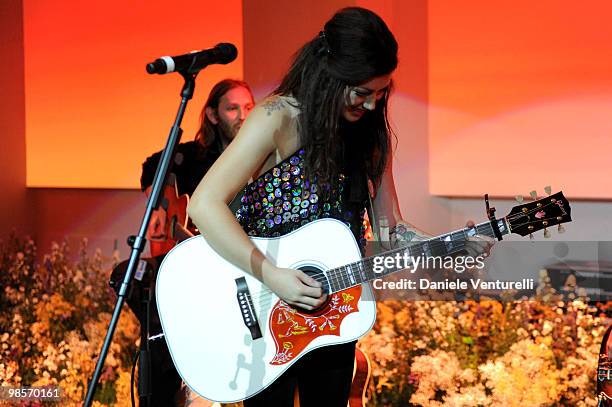 Singer Michelle Branch performs during the MINI Countryman Picnic event on April 13, 2010 in Milan, Italy.