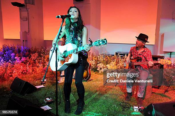 Musicians Michelle Branch and husband Teddy Landau perform during the MINI Countryman Picnic event on April 13, 2010 in Milan, Italy.