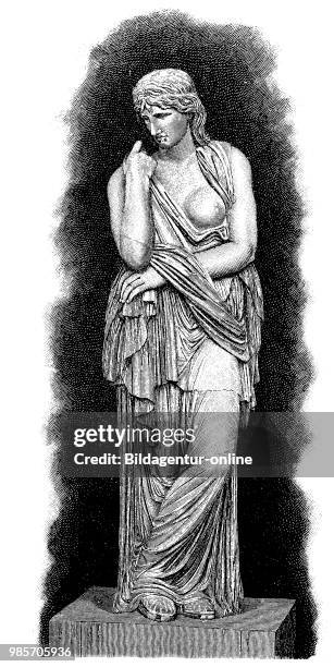 Roman statue of a German woman,Thusnelda statue in Loggia dei Lanzi, Florence, Italy. Thusnelda, born 10 BC, was a Germanic noblewoman captured by...