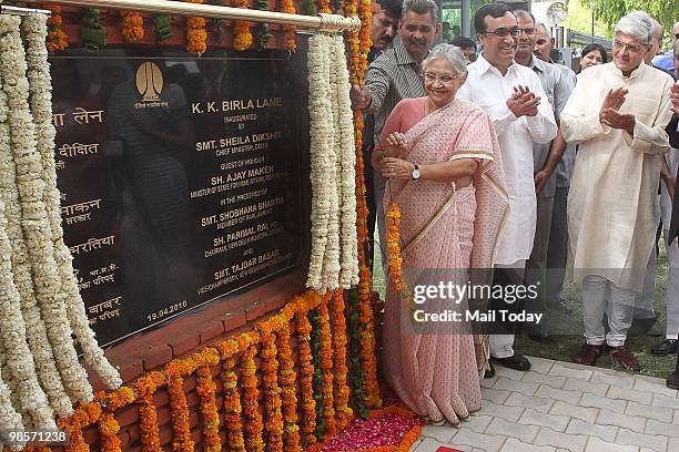 Chief Minister Sheila Dikshit inaugurates the KK Birla lane in New Delhi on April 19, 2010.