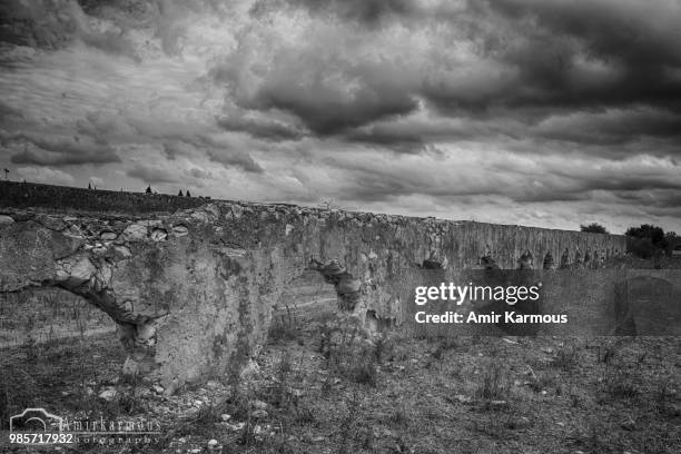 aqueduc - aqueduc fotografías e imágenes de stock