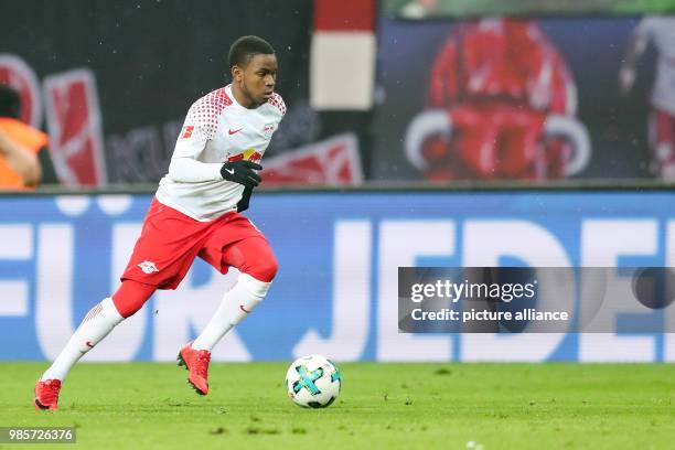 Leipzig's newcomer Ademola Lookman dominates the ball at the Red Bull Arena in Leipzig, Germany, 09 February 2018. Photo: Jan...