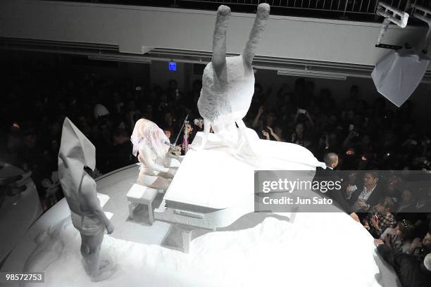 Singer Lady Gaga performs onstage during MAC 'Viva Glam' campaign at the Tabloid on April 20, 2010 in Tokyo, Japan.