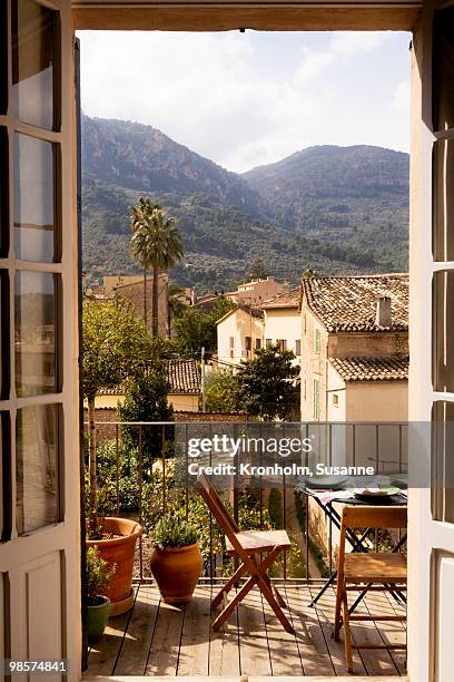balcony with a view, majorca, - majorque photos et images de collection