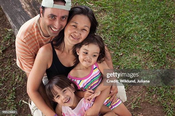 a multi-ethnic family, brazil. - juliana posada - fotografias e filmes do acervo